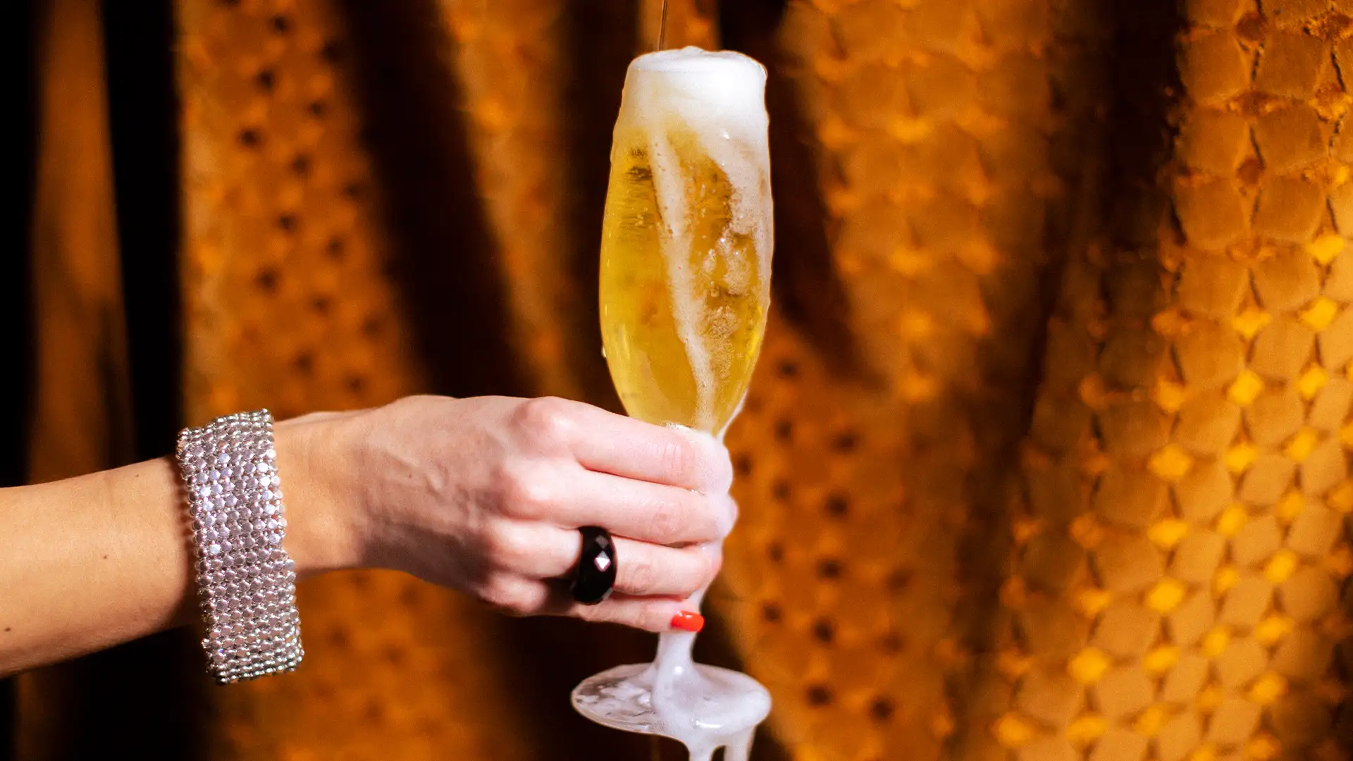 fira-fodelsedag-restaurang-goteborg När ett bubbligt glas höjs för att fira födelsedag på Jacy’z i Göteborg.